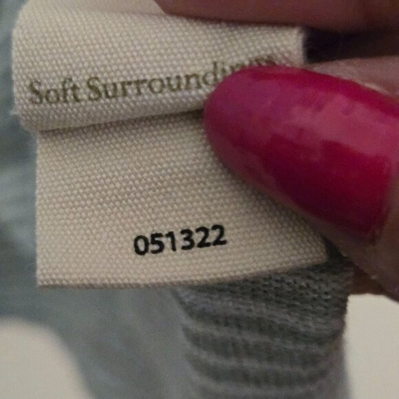 Soft Surroundings Tamara Tunic Green White Striped Collars V Neck Size PM - Picture 8 of 8